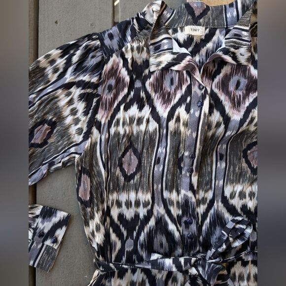 Anthro Tiny Ikat Button Front Mini Shirt Dress M Boho Ruffle Hem Graphic Print - Picture 4 of 8